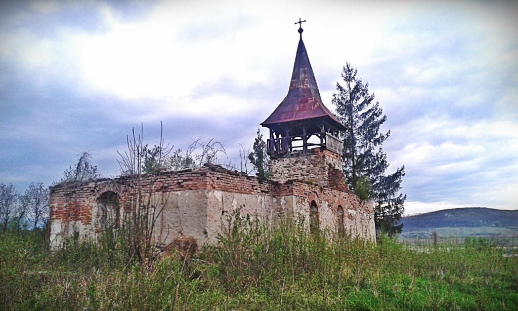 Diavolul din cauza căruia românii au părăsit biserica din Bretea Română peste noapte